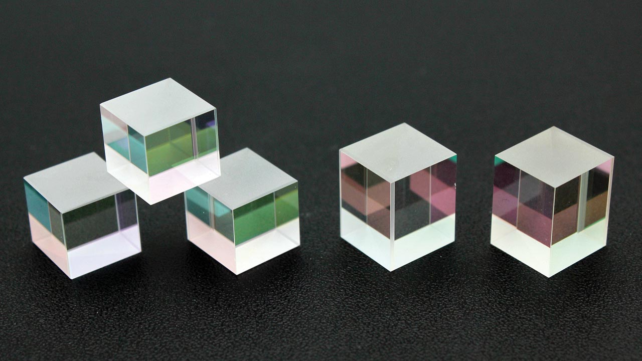 Polarizing Beam Splitter (PBS)